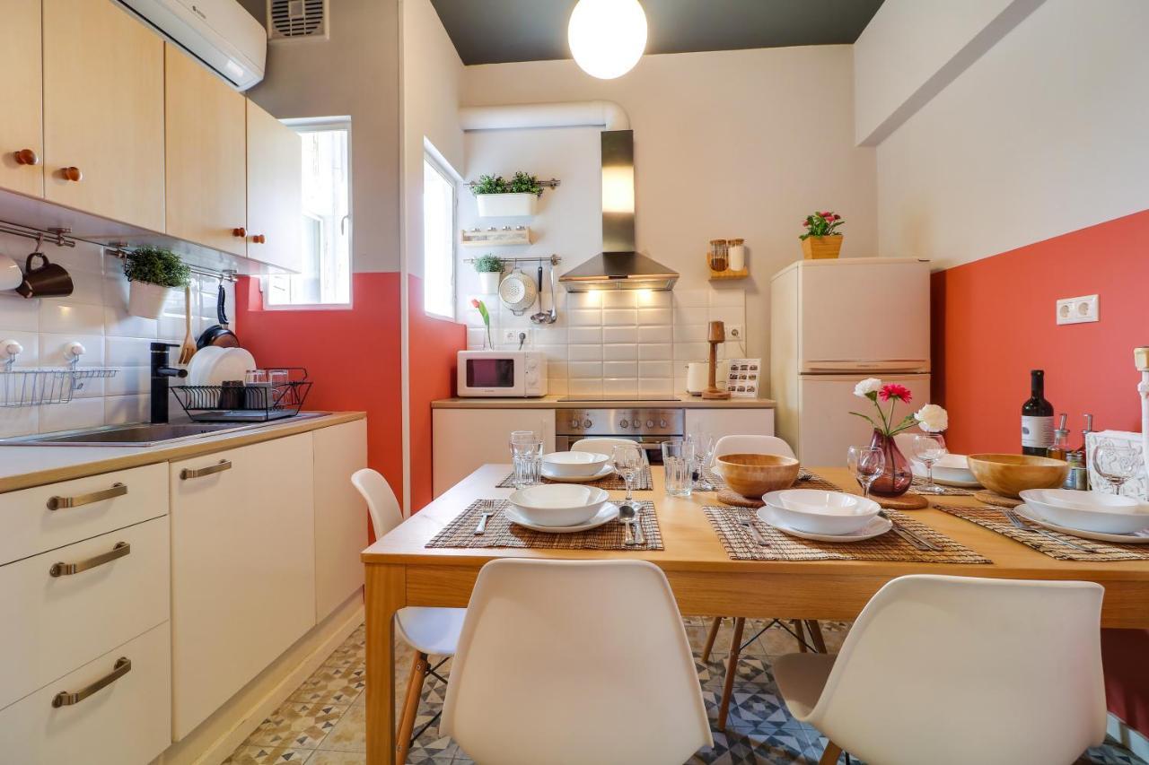 Spacious Central Flat☆3Min To Metro☆Ac|Netflix|Pc Афины Экстерьер фото