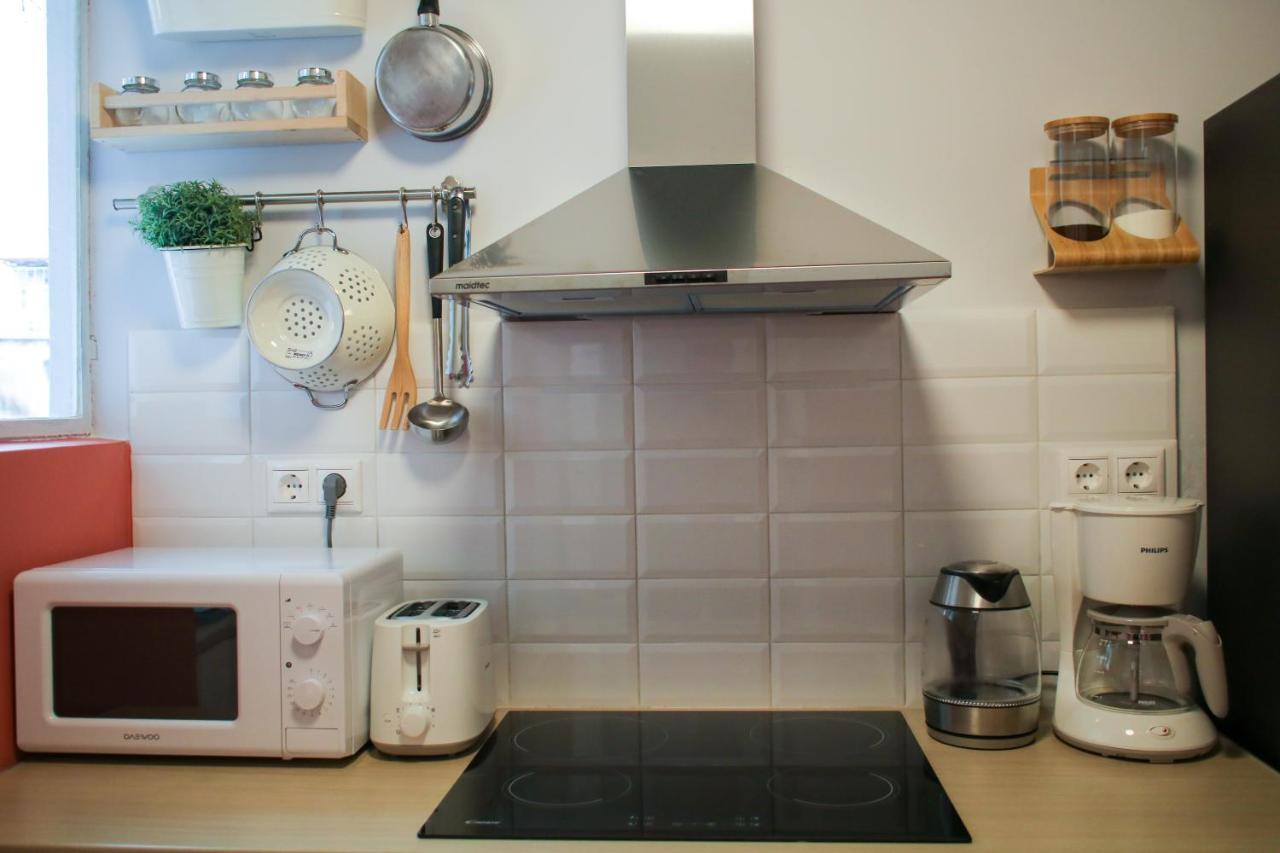 Spacious Central Flat☆3Min To Metro☆Ac|Netflix|Pc Афины Экстерьер фото